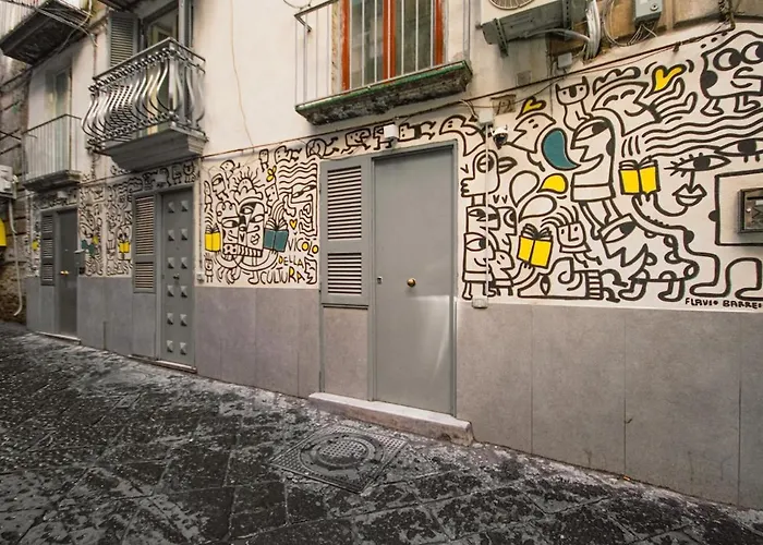 House Of Totonn * Napoli